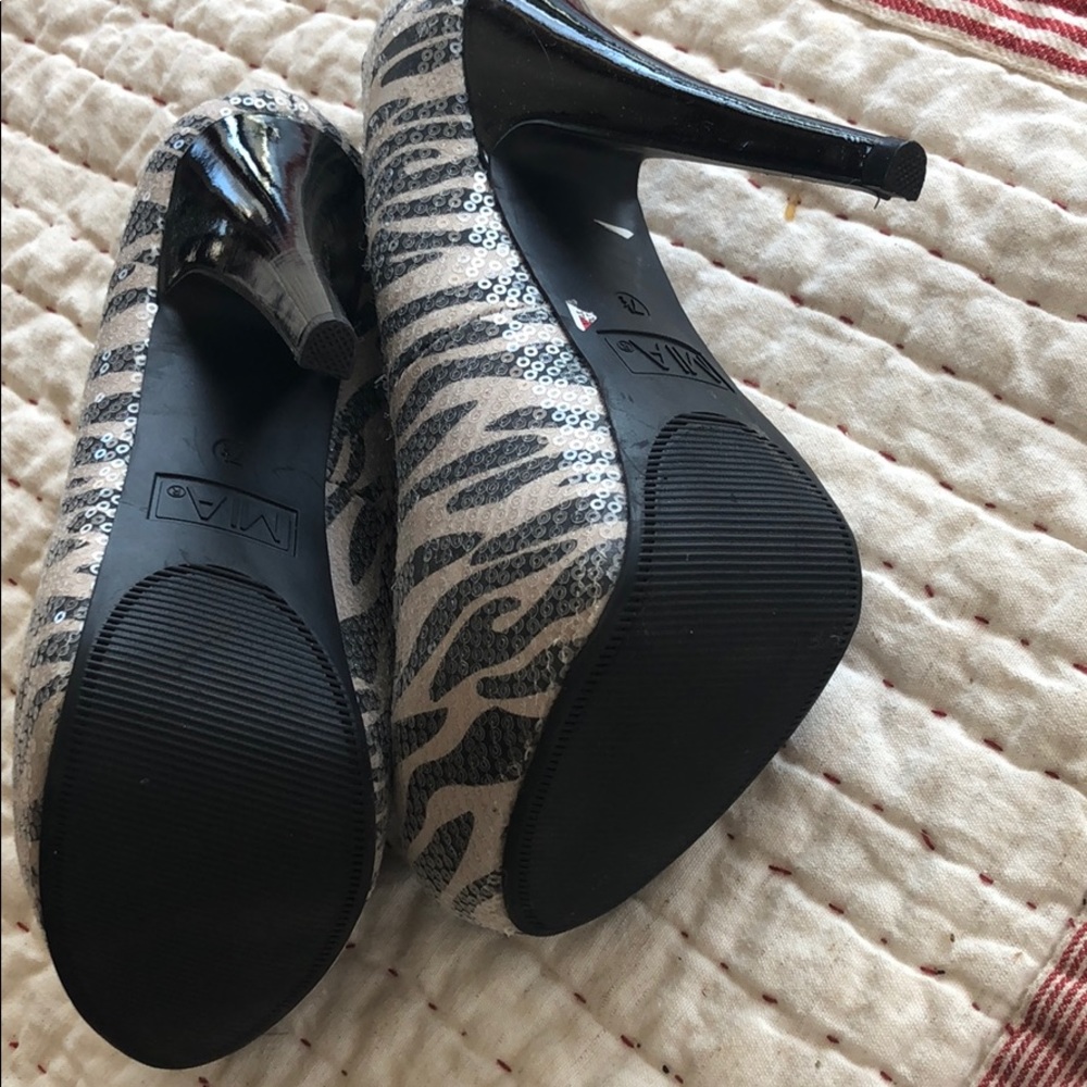 Brand New Sequence Zebra Print Platform - image 4